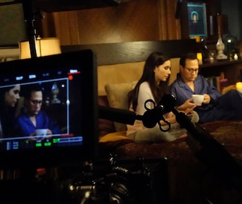 Rob Schneider y Patricia Azarcoya