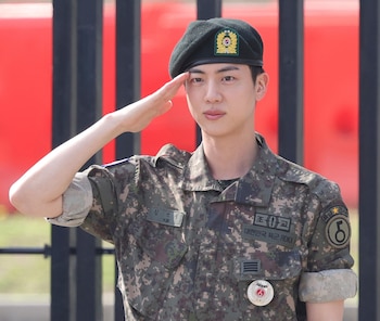 "Lloré cuando me despedí", confesó Jin sobre el fin de sus actividades en el ejército de Corea del Sur (Im Byung-shik/Yonhap vía AP)