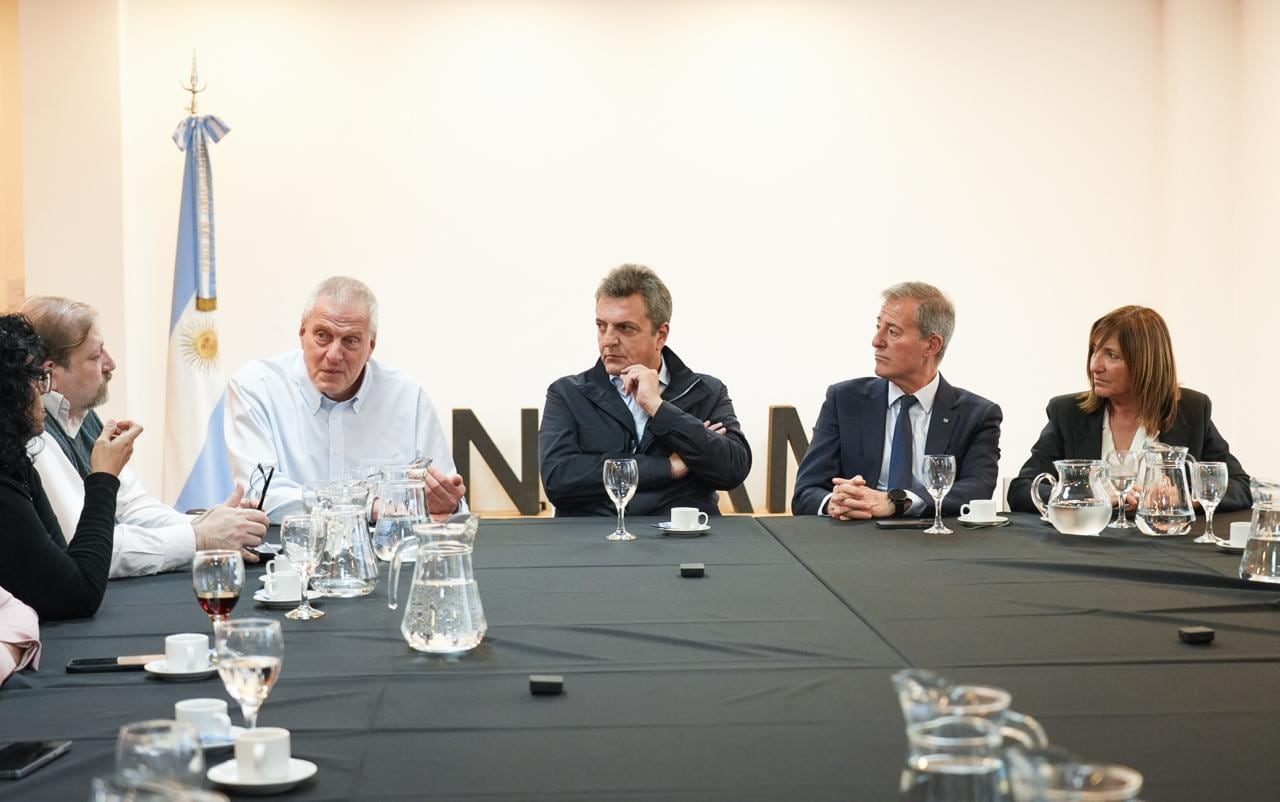 Sergio Massa mantuvo una reunión con rectores en la sede de la Universidad Nacional de San Martín para analizar la crisis del sector educativo