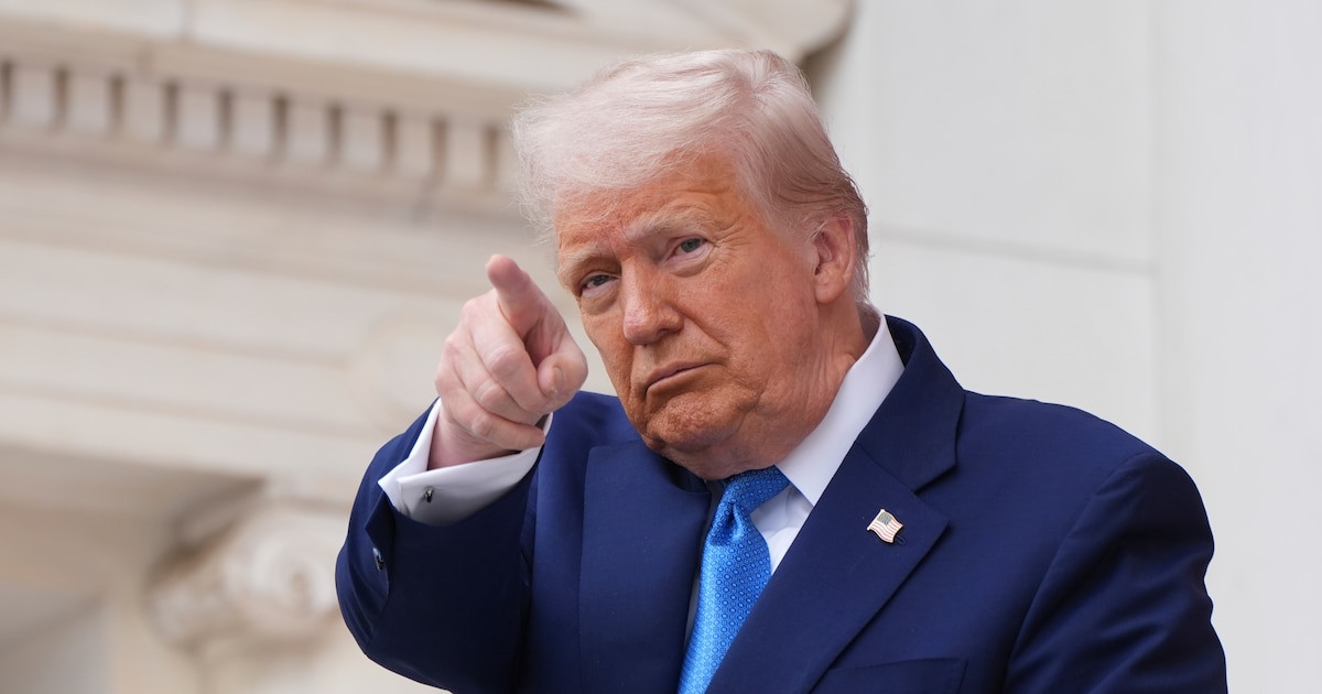 Indultos Sorpresa de Trump: Celebridades, Políticos y un Líder Pandillero Entre los Liberados