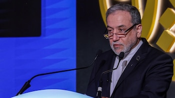 Araqchi denuncia ataques contra una