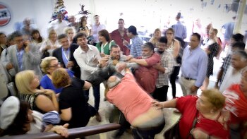 Incidentes durante la previa a la votación (Gustavo Gavotti)