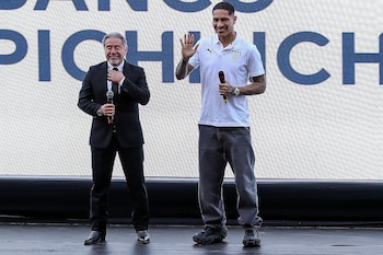 Paolo Guerrero junto a Isaac