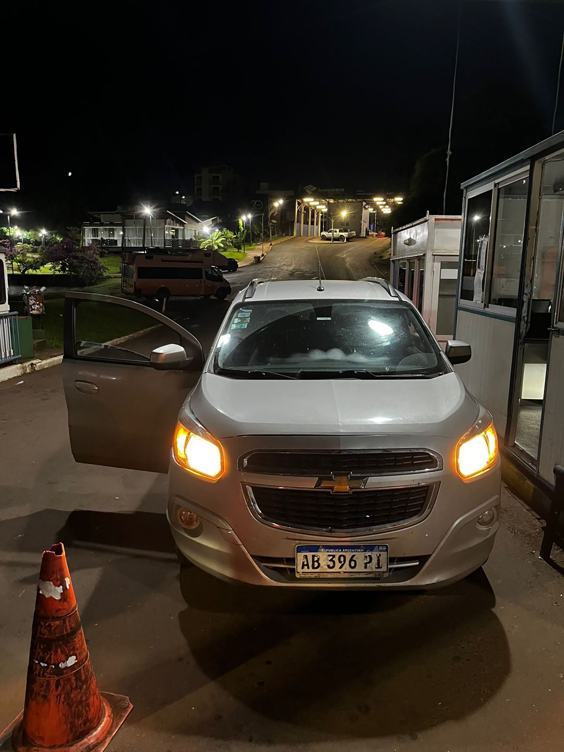 La droga estaba dentro de un vehículo marca Chevrolet color gris patente AB396PI