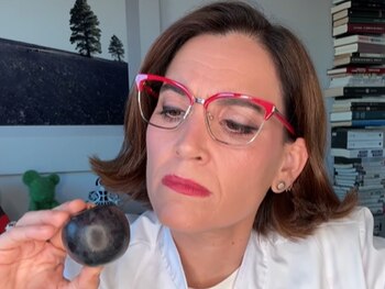 Boticaria García revelando la naturaleza