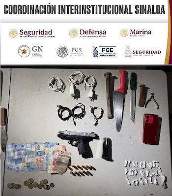 Uma arma, munições, drogas e mais de 18 mil dólares foram apreendidos com os internos do presídio de Aguaruto Foto: Segurança