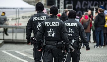 Quedó prohibido el porte y uso de material pirotécnico en varios puntos de Alemania. (Europa Press/Sachelle Babbar)