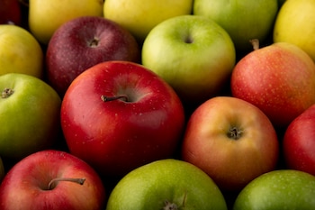 Manzanas de diferentes colores. (Freepik)