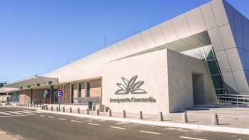 El aeropuerto local facilita la
