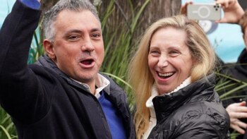 Sebastián Pareja y Karina Milei