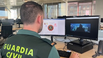 La Guardia Civil incorpora un equipo especializado en Intervención de Armas y Explosivos para el Ciberpatrullaje