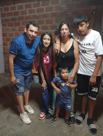 La familia vive en Longchamps