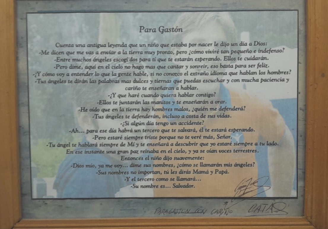 El cuadro que le regaló Cristian Cataldi con dedicatoria y firma: “Para Gastón con cariño”