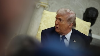 Trump plantea que EEUU escolte