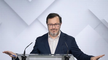 Vox anima a obispos contrarios a la "prioridad nacional" a visitar vestidos con sotana barrios musulmanes de Bruselas