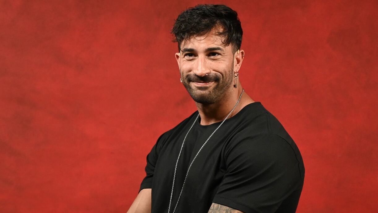 Lisandro “Licha” Navarro sufrió un accidente con un perro que le provocó una herida en la oreja y requirió 17 puntos de sutura