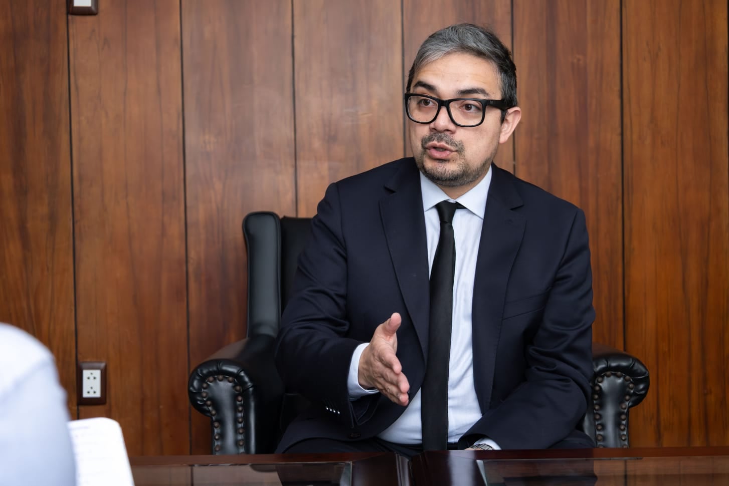 Juan Andrés Medel aborda el impacto de la criminalidad organizada y el lavado de activos en la economía de América Latina.