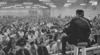 Johnny Cash se presenta ante