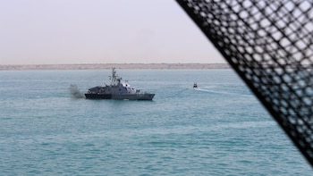 Irán confirma el paso de 24 buques a través del estrecho de Ormuz "en coordinación" con las fuerzas iraníes