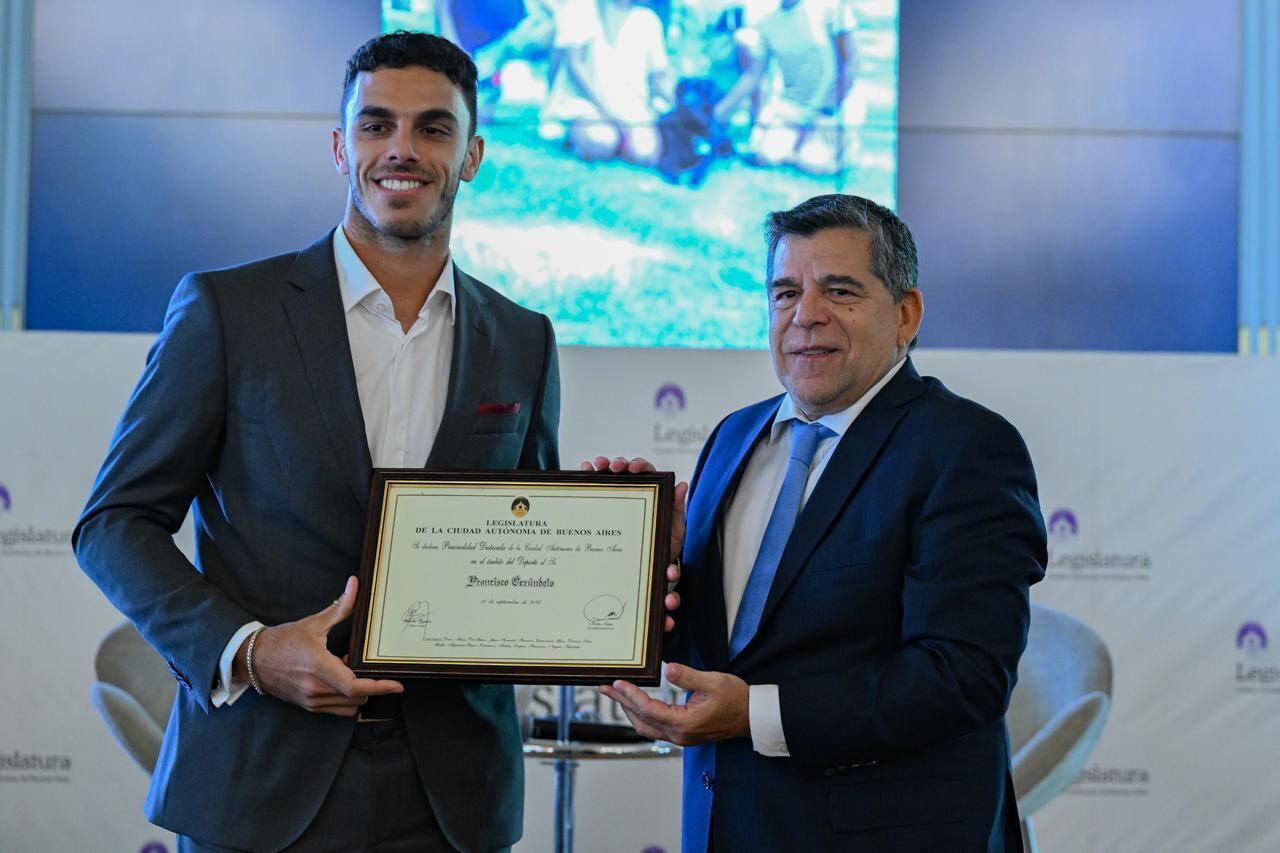 Francisco Cerúndolo fue reconocido como Personalidad Destacada del Deporte en la Legislatura Porteña