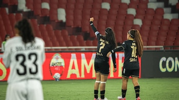 Santa Fe debutó en la Copa Libertadores Femenina con victoria ante Caracas y así fue el agónico gol que marcó Andrea Pérez