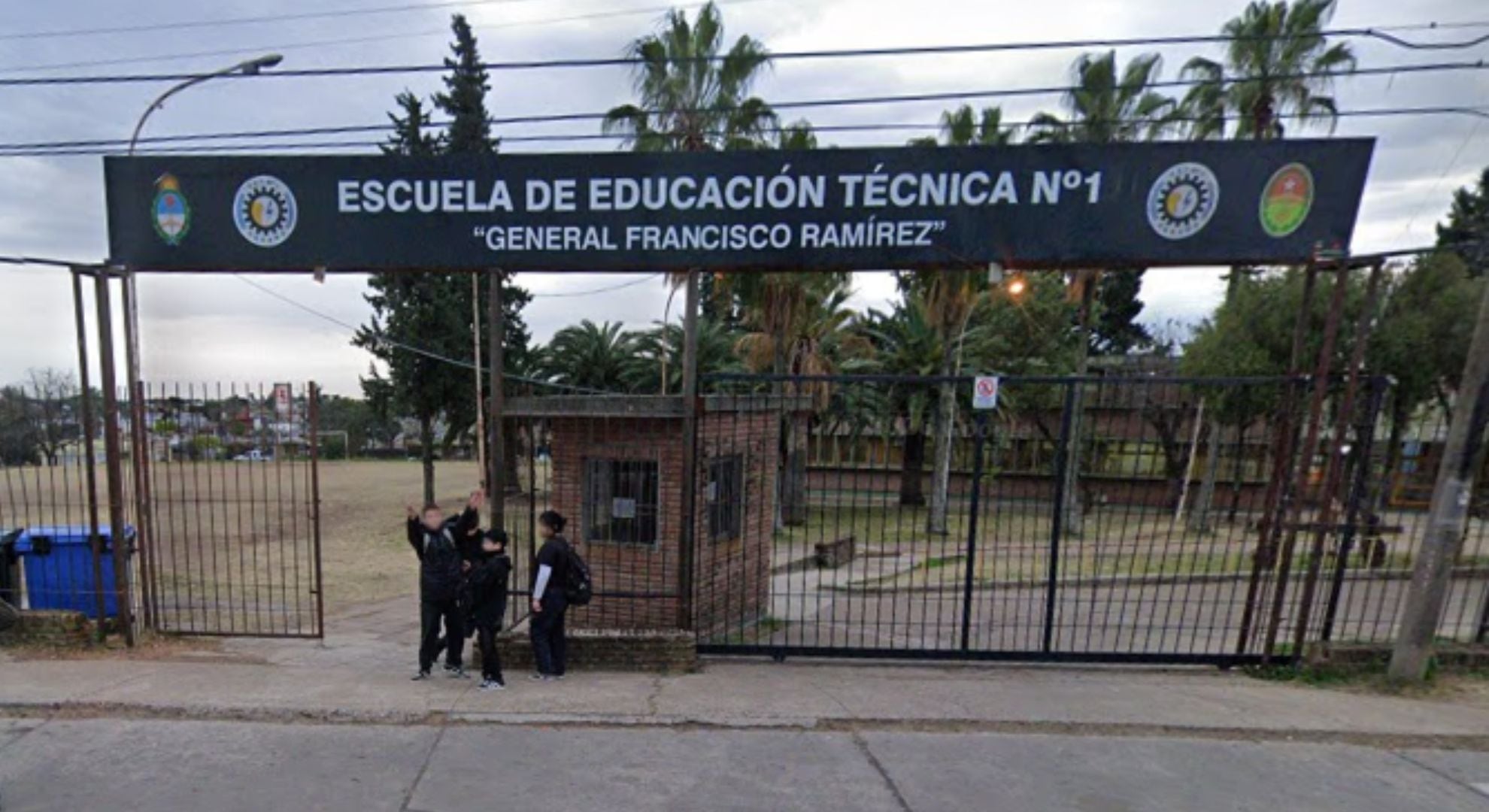 El ingreso a la Escuela de Educación Técnica Nº 1 “General Francisco Ramírez” de Paraná