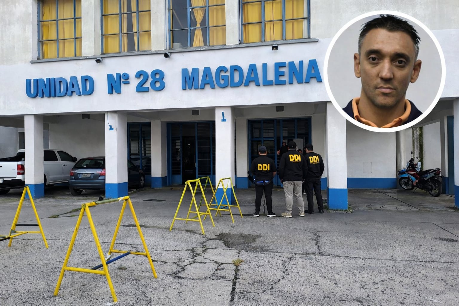 Vista exterior de la Unidad Nº 28 Magdalena con personal DDI y la foto en círculoe Rubén Grasso. (Imagen Ilustrativa Infobae)