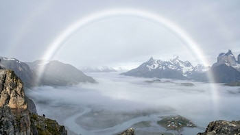 El día que la niebla pintó un arcoíris blanco: la historia detrás del fogbow que rara vez se muestra