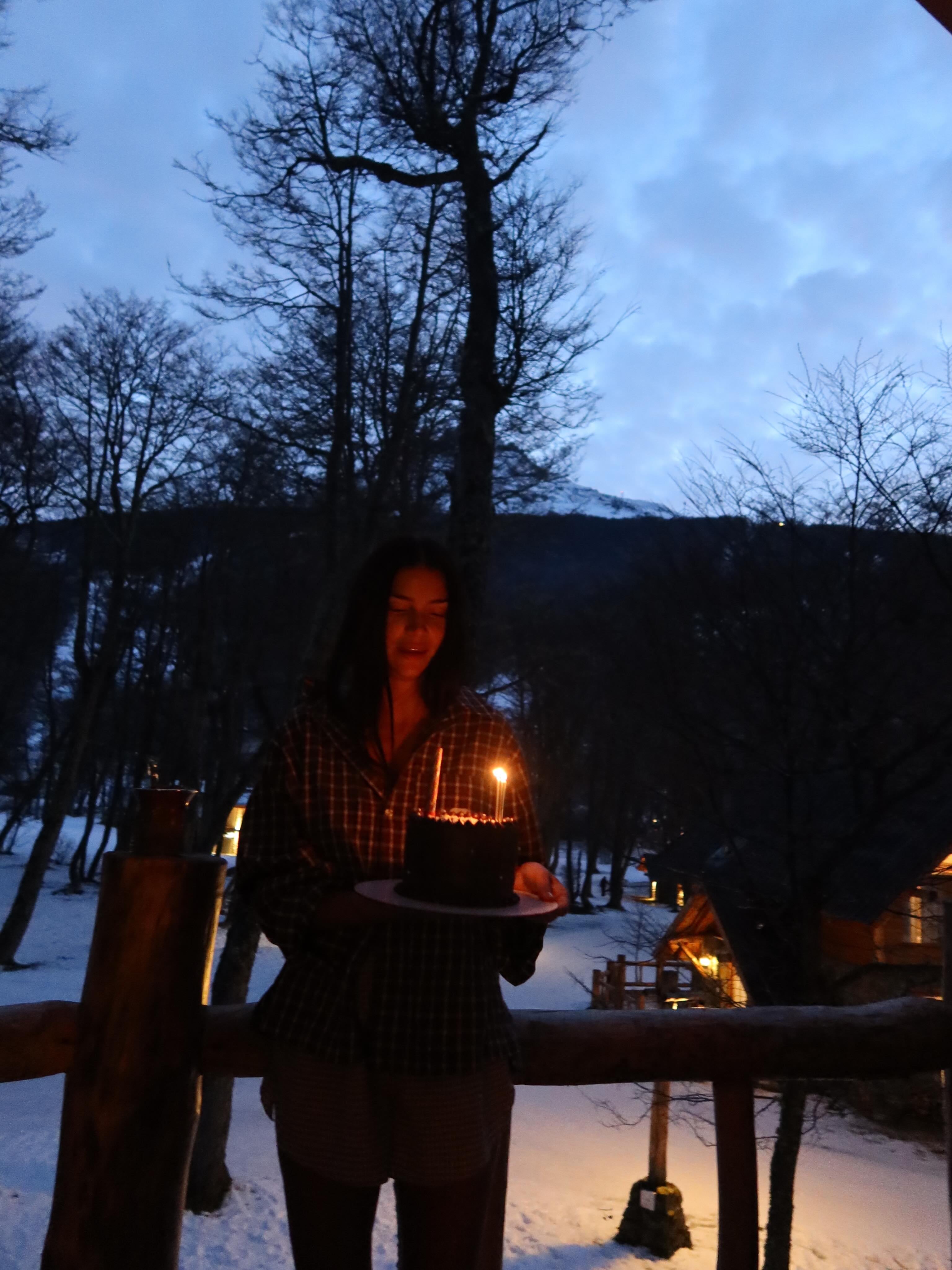 Zaira aprovechó el paisaje nevado para celebrar su cumpleaños número 38