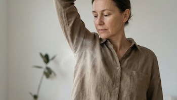 Cómo el olor corporal puede alertar sobre enfermedades graves, según la ciencia