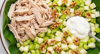 La ensalada de pollo, apio