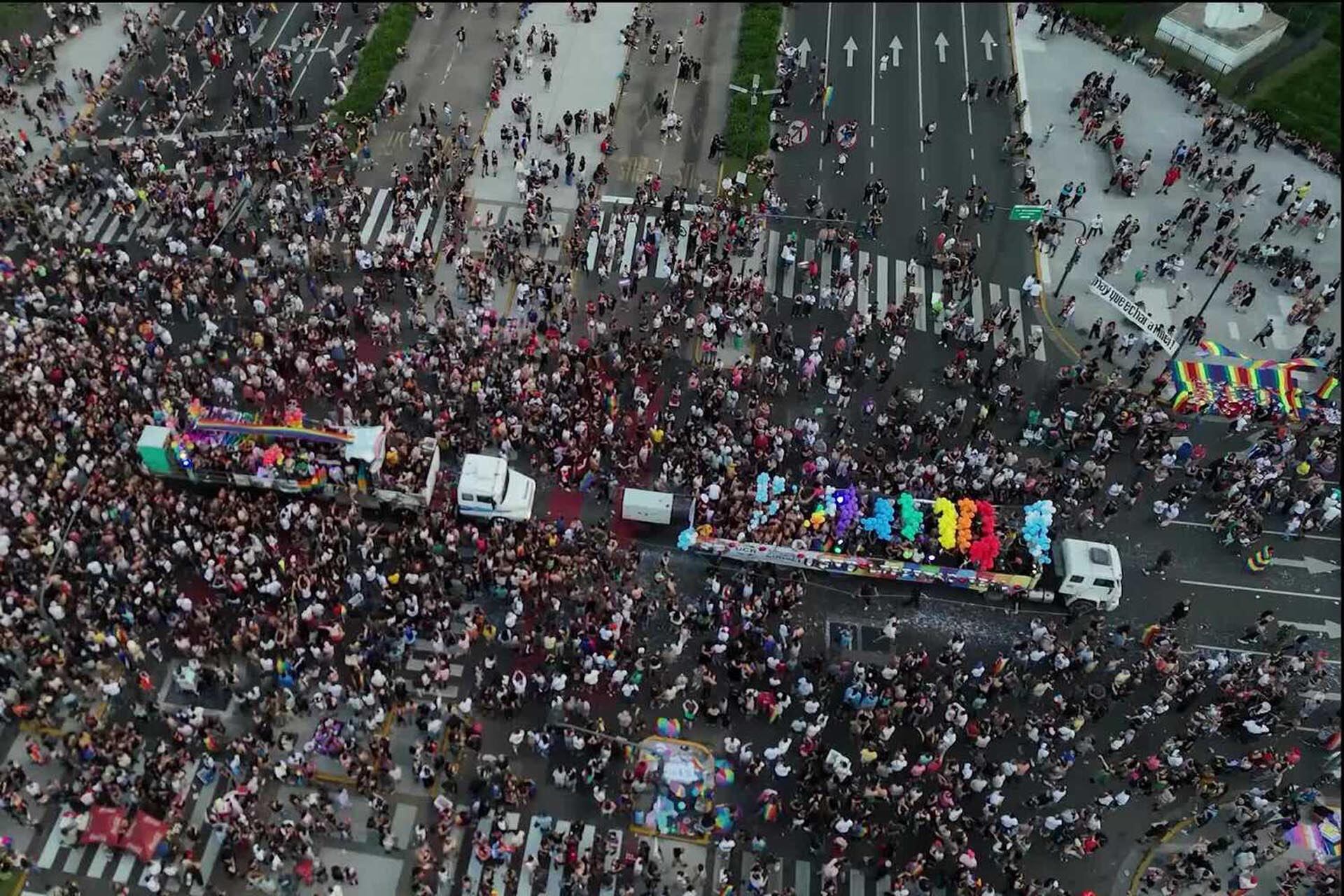 La marcha del Orgullo desde el aire.