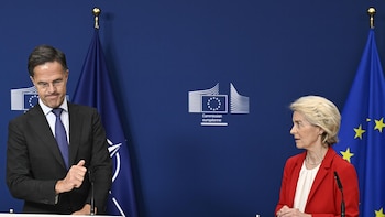 Von der Leyen y Rutte cargan contra Rusia por el "ataque híbrido" fallido con drones bomba en Alemania