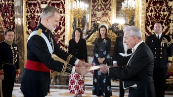 El Rey recibe las cartas