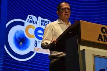 El fiscal General, Francisco Barbosa, habló negativamente del Gobierno de Gustavo Petro durante un evento de la Asociación Nacional de Industriales (Andi). Foto: Twitter/@ANDI_Colombia