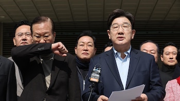 Condenado a dos años de prisión un diputado cercano al expresidente Yoon por obtener fondos ilegales