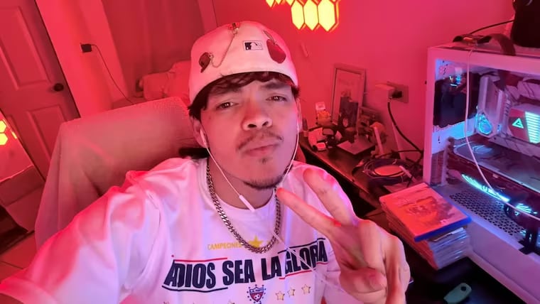 La vida en fotos del streamer salvadoreño Komanche, quien fue encontrado muerto en su casa en México. (Infobae Centroamérica/Cortesía Perfil de Instagram de Komanche)