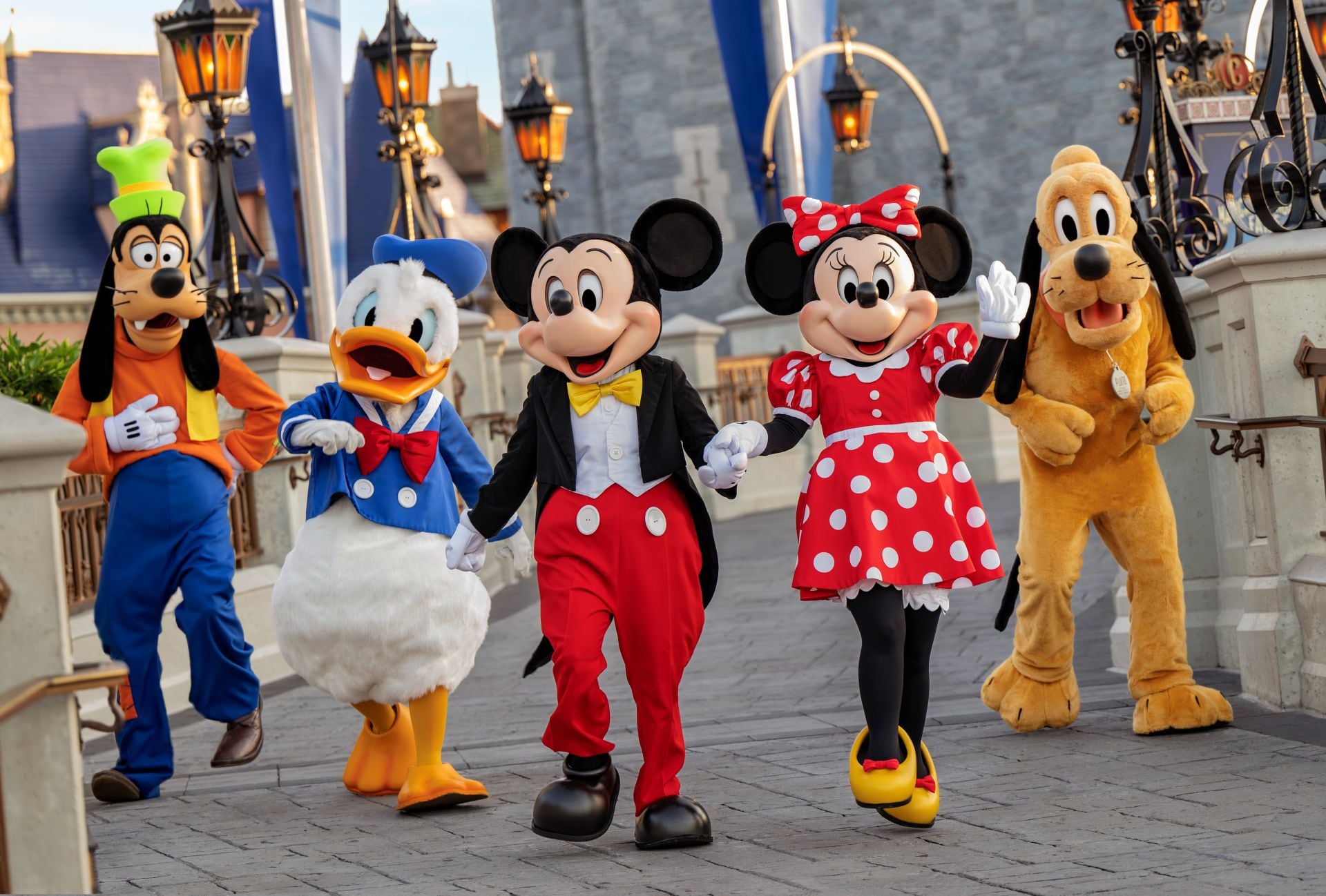 Los personajes de los clásicos de Disney forman parte de la experiencia. (Cortesía ©2025 Disney. Todos los derechos reservados.)