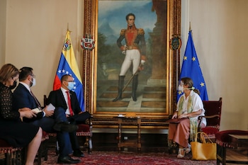 Jorge Arreaza reunido con Isabel