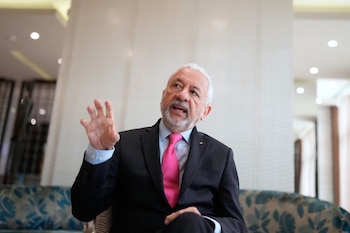 Ricaurte Vásquez, administrador del Canal de Panamá, reiteró que no se han incrementado los peajes y que el valor de los cupos adicionales lo define el mercado según la urgencia de cada tránsito. AP