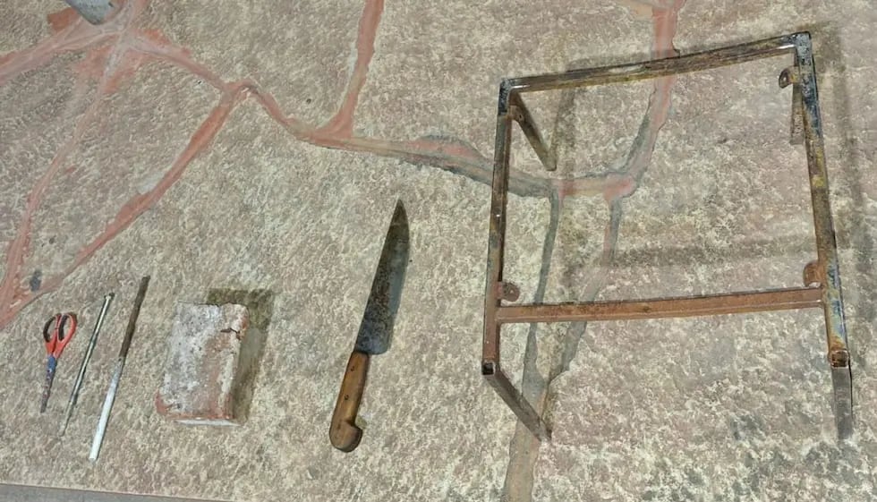 Los tres hombres, de 29, 31 y 68 años, quedaron alojados en la sede policial junto con los elementos secuestrados (Fotos: Hoy Día)
