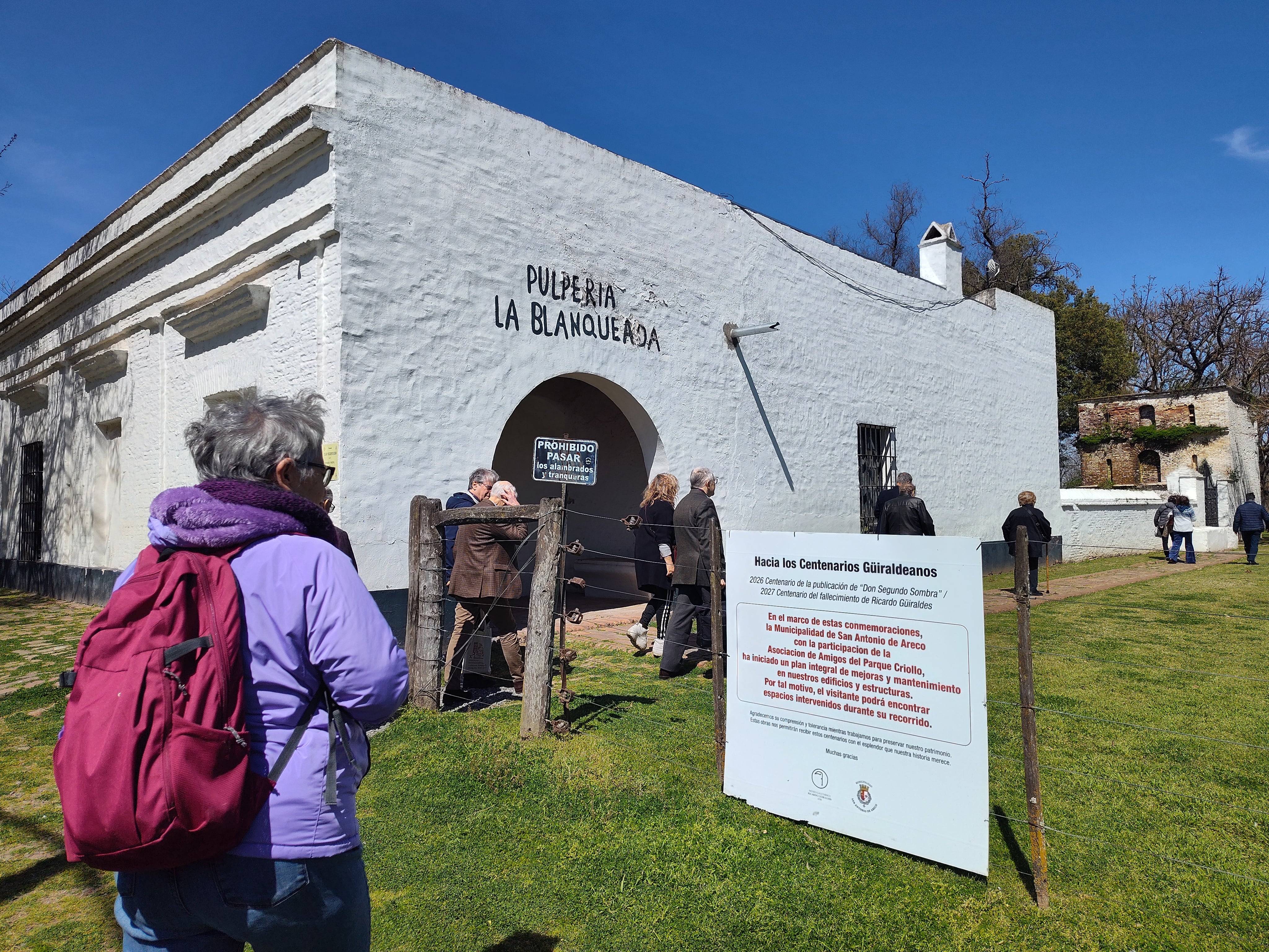 Un grupo de integrantes de la Academia Argentina de Letras fue a San Antonio de Areco a hablar de la obra de Ricardo Güiraldes..