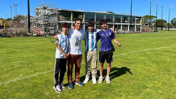 Alentando a la selección, a pura camiseta