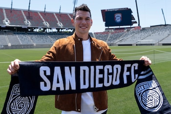 Hirving Lozano tiene contrato vigente con San Diego FC hasta 2028, un punto que condiciona cualquier transferencia. (AP Foto/Gregory Bull)