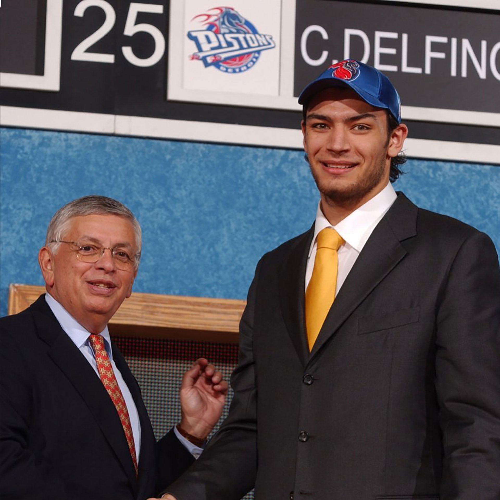 Delfino fue elegido en el Draft de la NBA en 2003 por los Detroit Pistons (Carlos Delfino)
