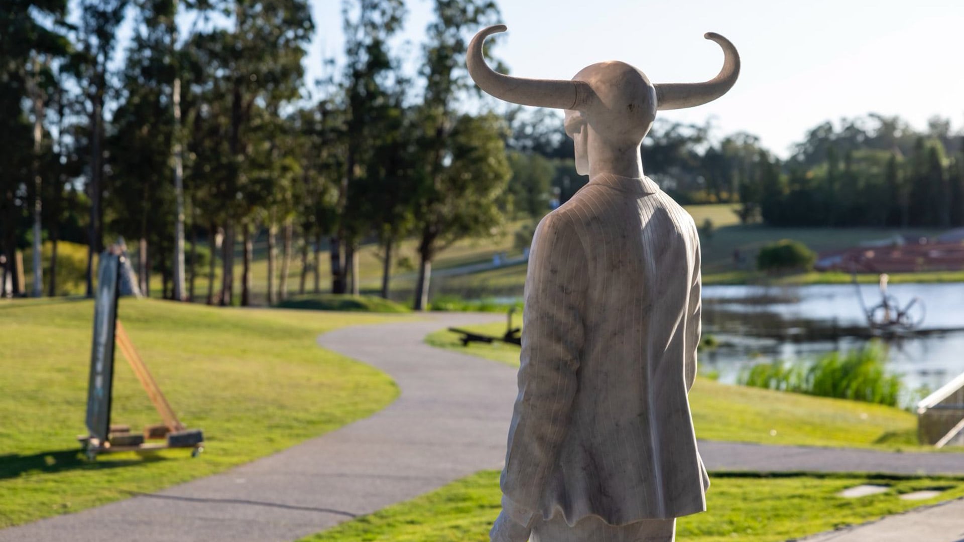La escultura Deadman, el alter ego de Rodríguez, ya fue fotografiada por Halfin en Argentina y Uruguay