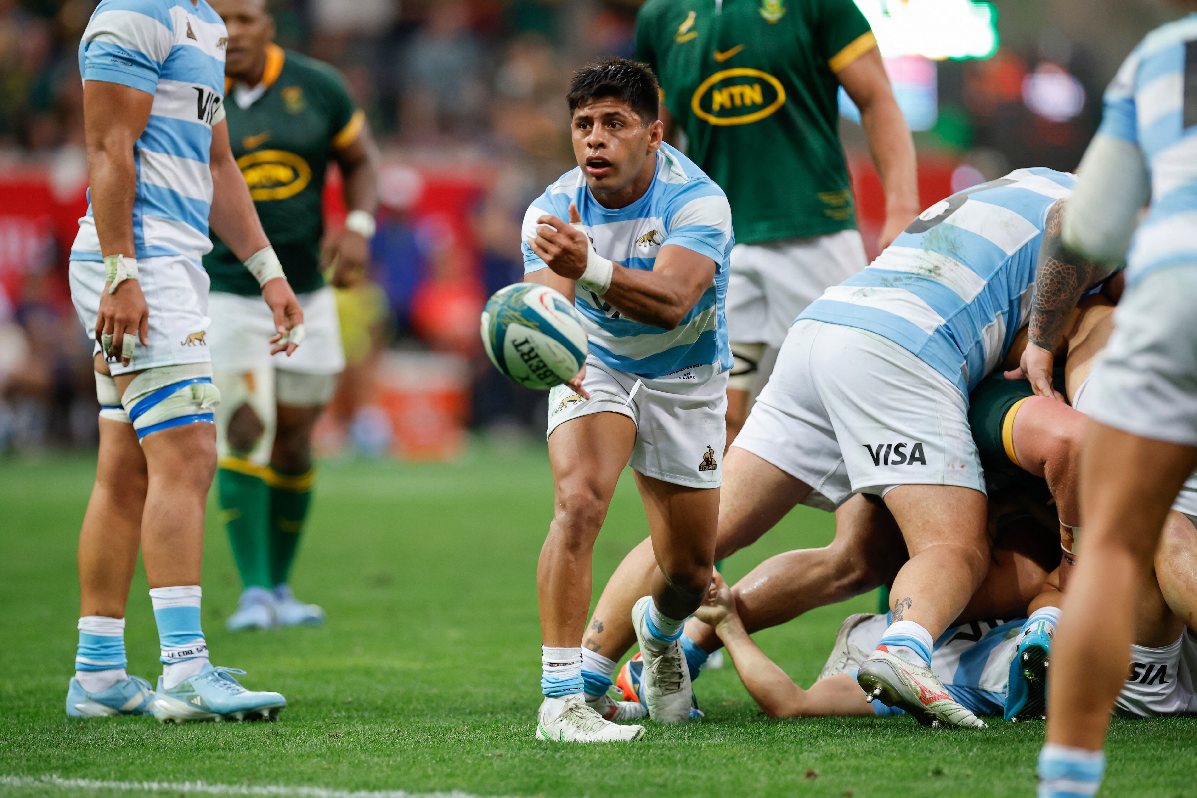 Gonzalo García será el medio scrum titular de Los Pumas (Photo by PHILL MAGAKOE / AFP)