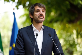20/06/2025 El ministro de Cultura, Ernest Urtasun, interviene en la entrega del XXI Premio Internacional de Poesía Ciudad de Granada, Federico García Lorca, que recibe la escritora Coral Bracho.
POLITICA
ÁLEX CÁMARA