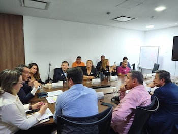Los representantes de carga y pasajeros pidieron avances en reposición vehicular, infraestructura, regulación y costos eficientes - crédito suministrado a Infobae Colombia