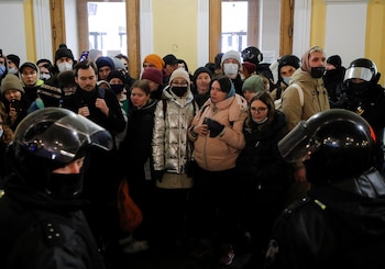 Agentes rusos bloquean a los